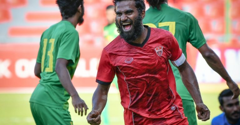 أشفاق أول لاعب كرة قدم مالديفي يدخل التاريخ عبر فيفا